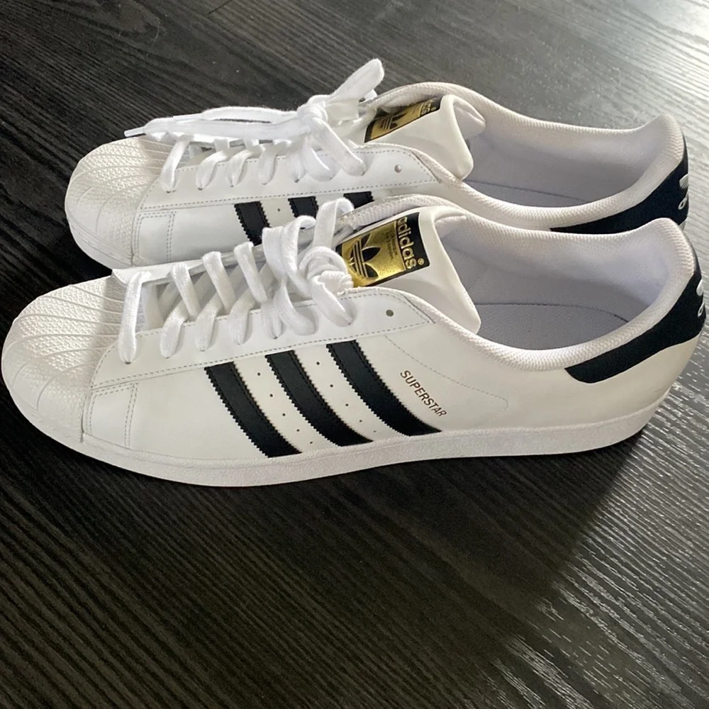 NWOB🍍ADIDAS SUPERSTAR 🍍SHELL TOP🍍SIZE 19🍍